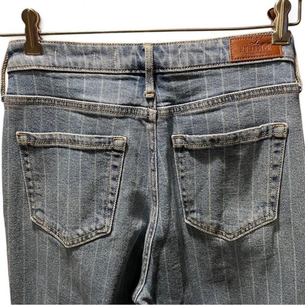 Hollister Ultra High Rise Pin Stripe Jeans W26 L28 R11
